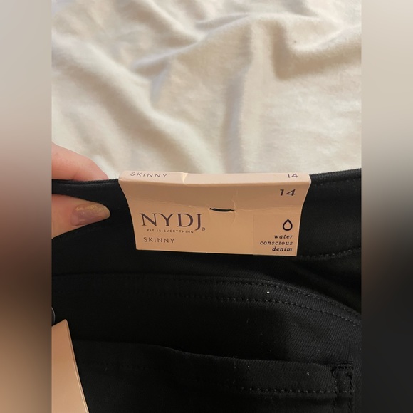 NYDJ Ami skinny court ankle fray hem black rinse NWT size 14 stretchy denim - Picture 15 of 15